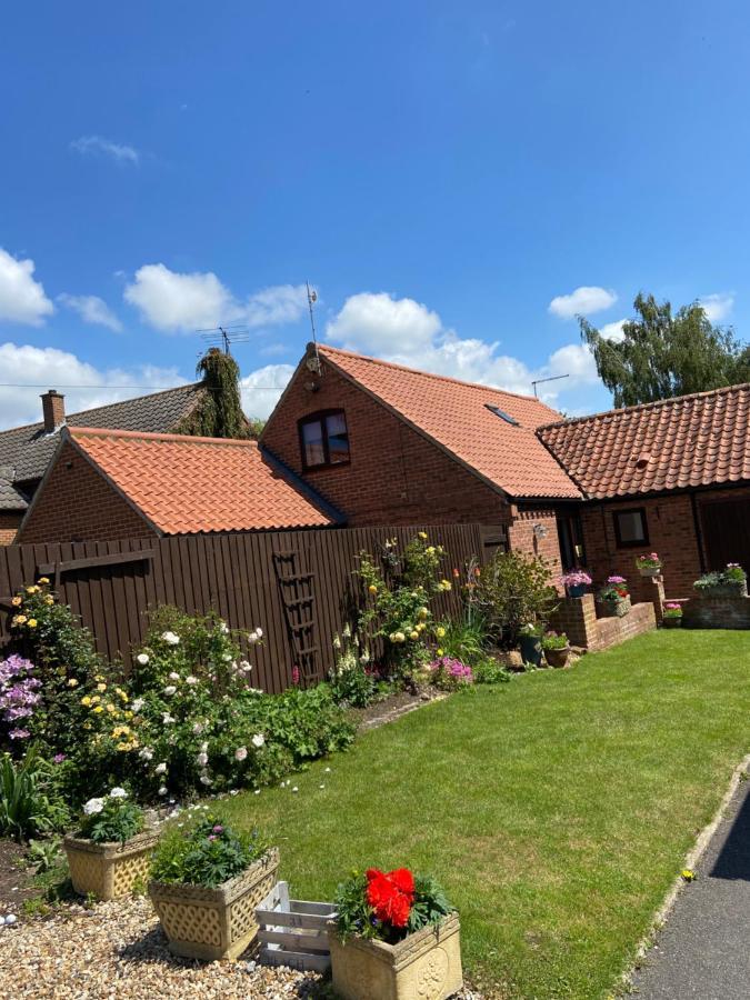 Willow Tree Cottages Newark-on-Trent Zewnętrze zdjęcie