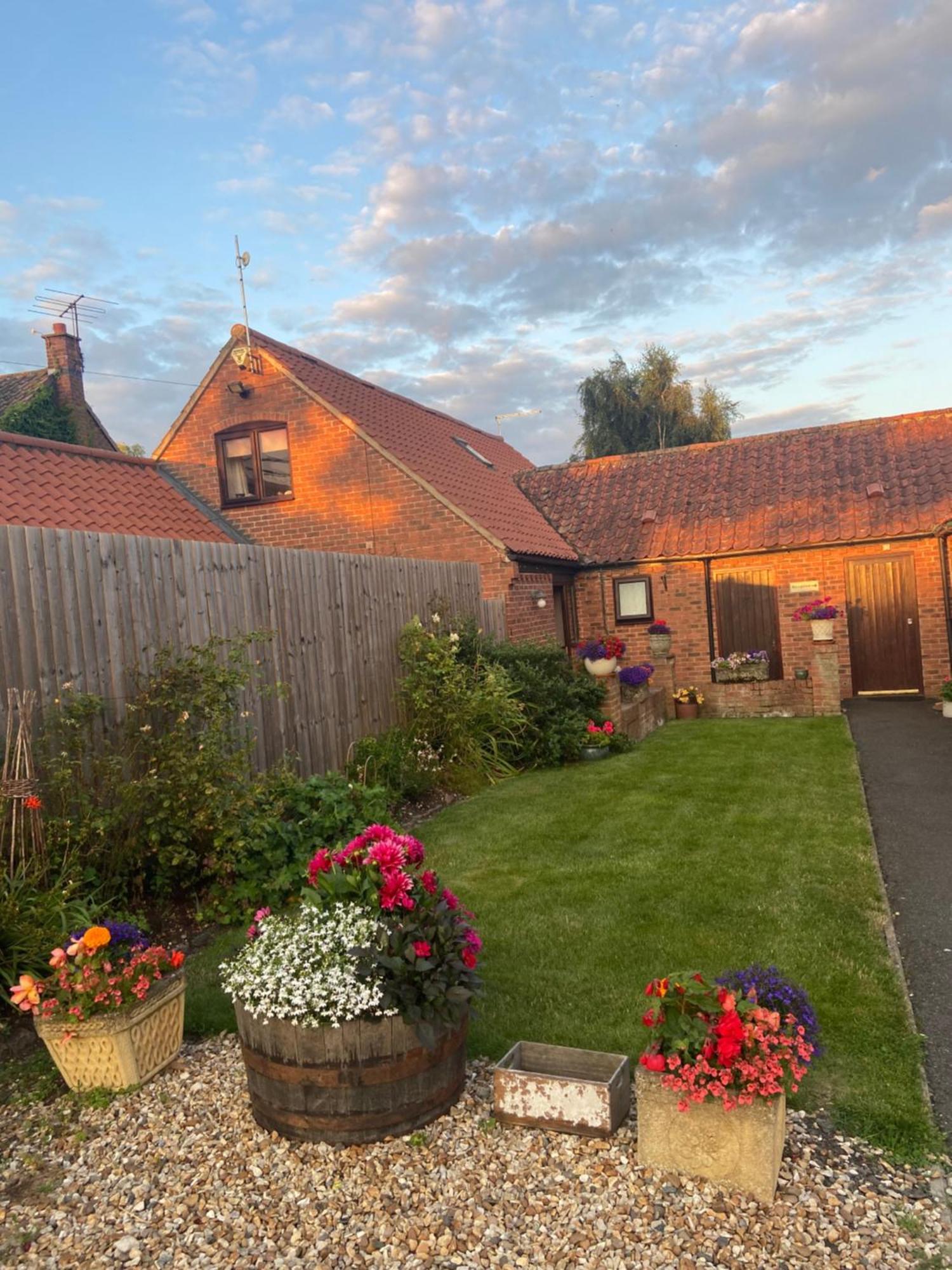 Willow Tree Cottages Newark-on-Trent Zewnętrze zdjęcie